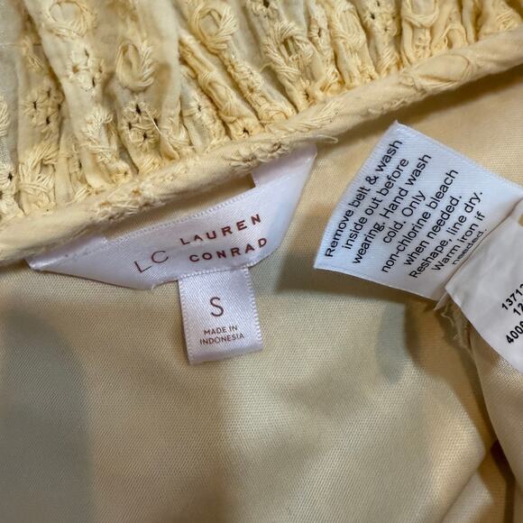 LC Lauren Conrad small eyelet faux wrap ruffle belted dress D4 2411 - Picture 2 of 12